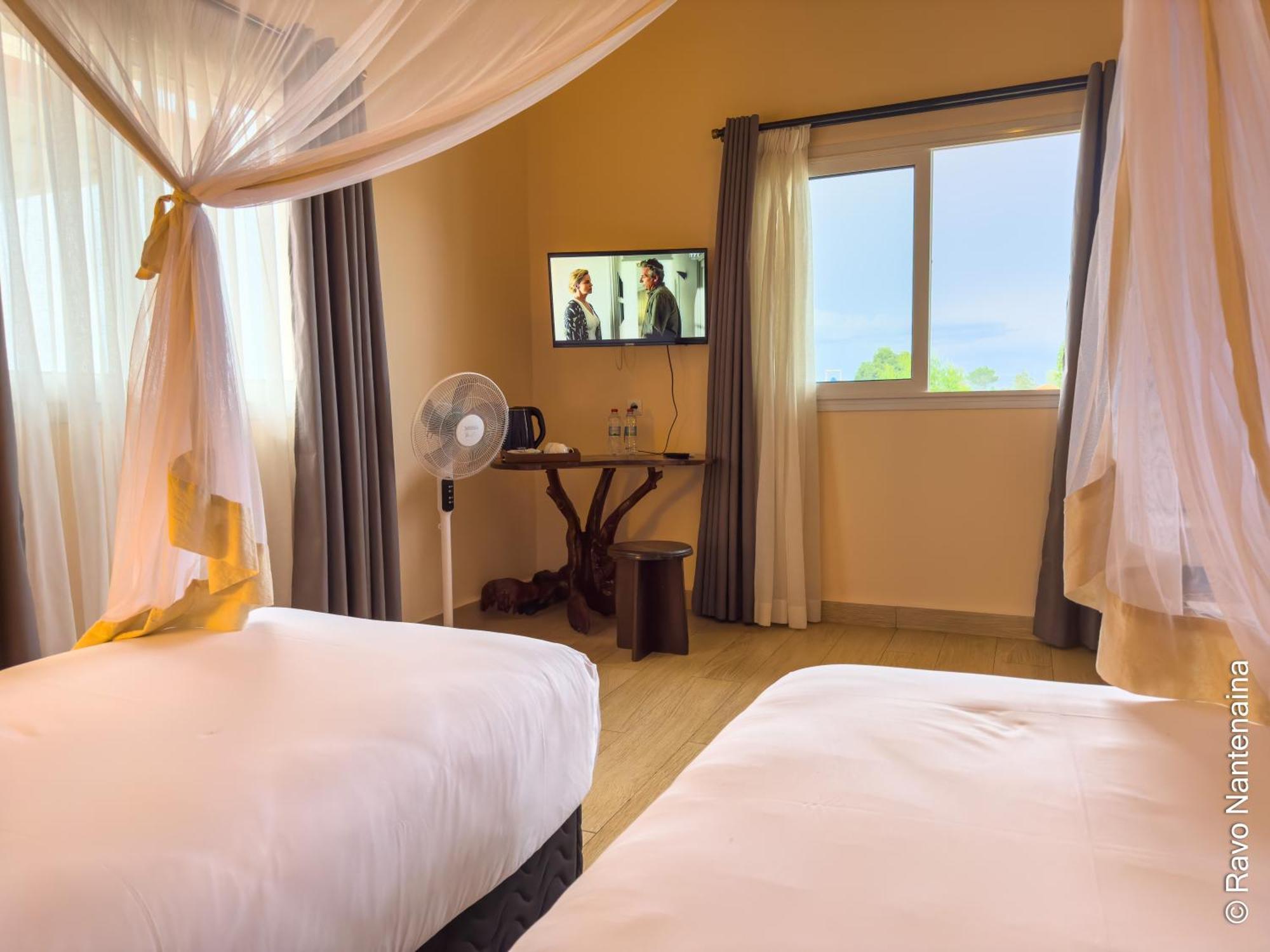 Bira Hotel Antsirabe Exterior foto