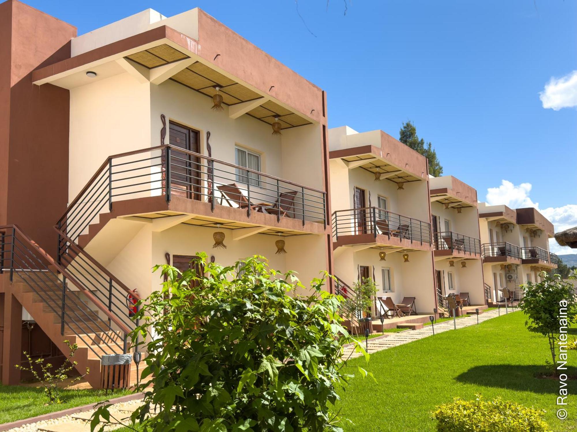 Bira Hotel Antsirabe Exterior foto